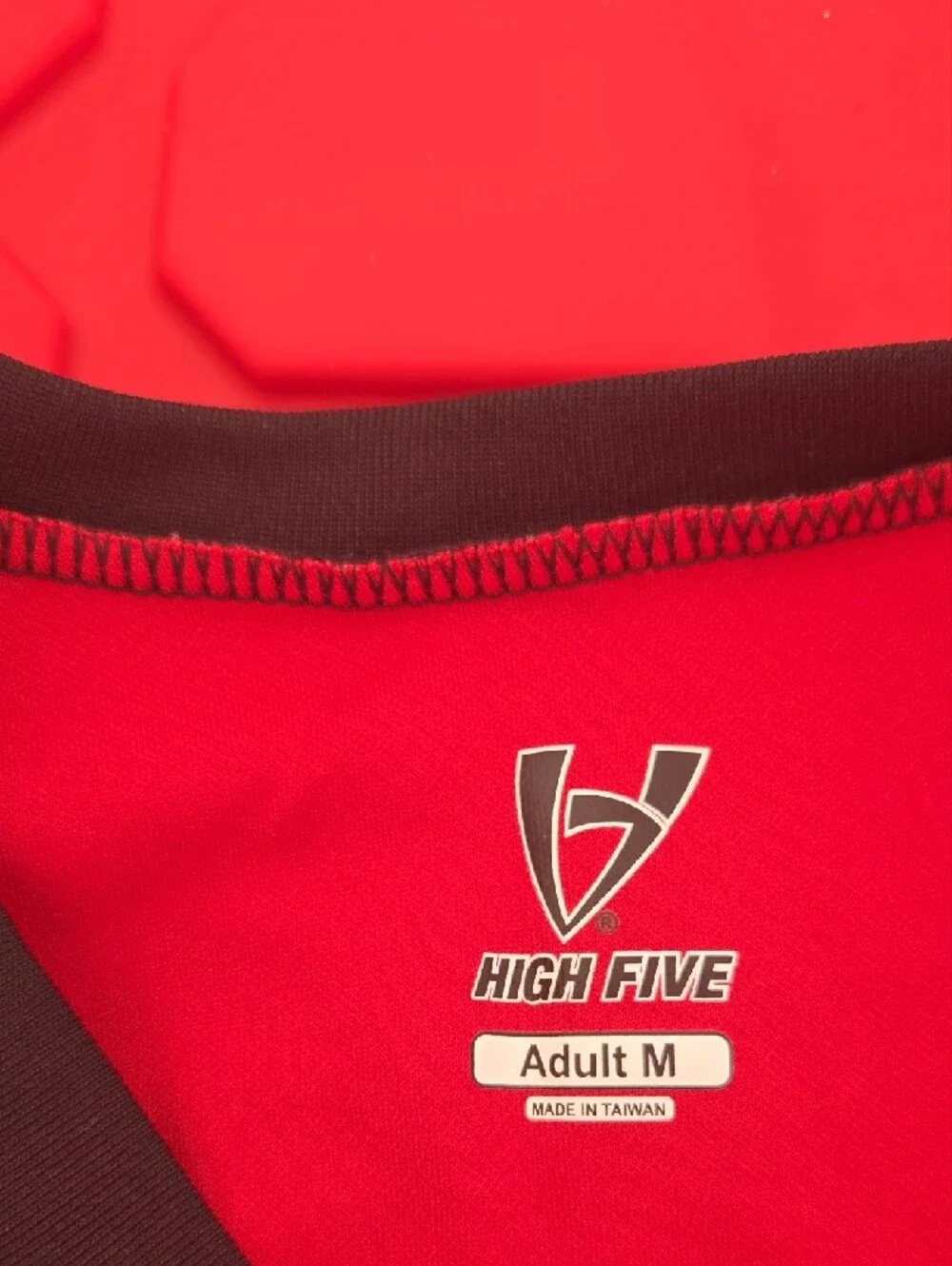 High Five bold red